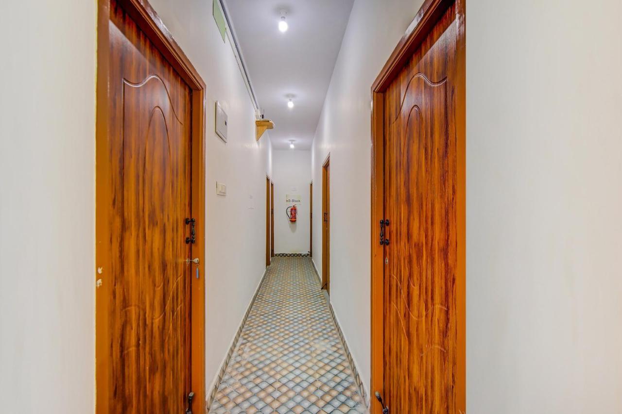 Oyo 81673 D Anchorage Inn 퐁디셰리 외부 사진