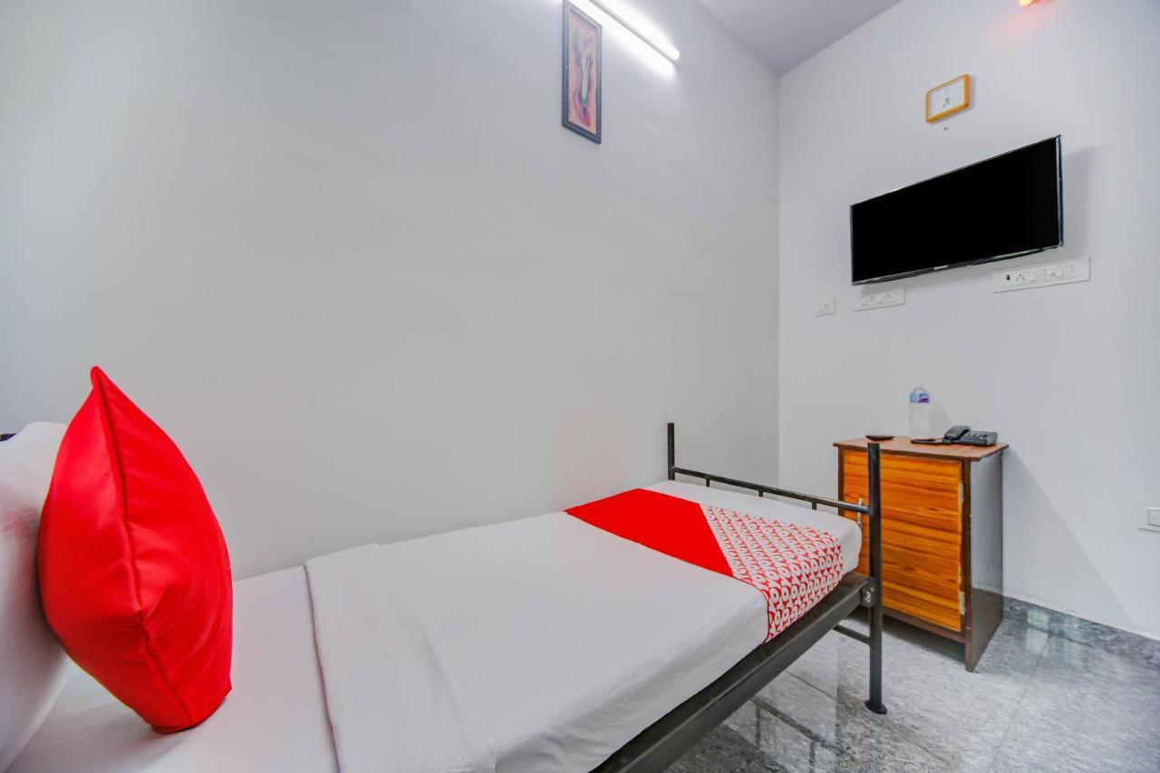 Oyo 81673 D Anchorage Inn 퐁디셰리 외부 사진