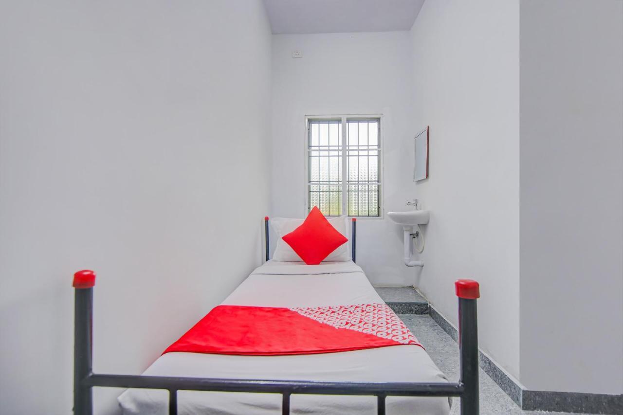 Oyo 81673 D Anchorage Inn 퐁디셰리 외부 사진